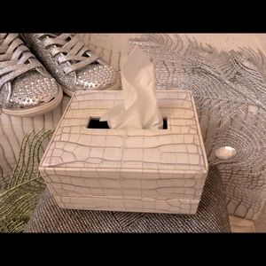 Elegant faux leather small tissue box holder